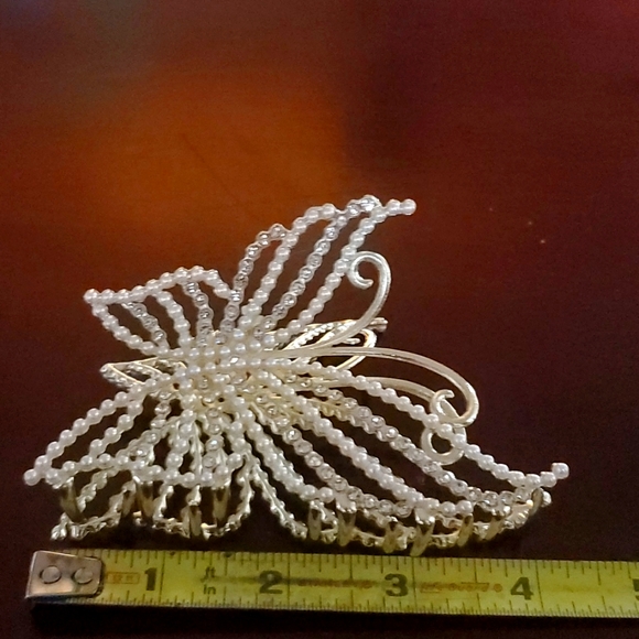 High quality metal butterfly hair clip - Picture 2 of 12